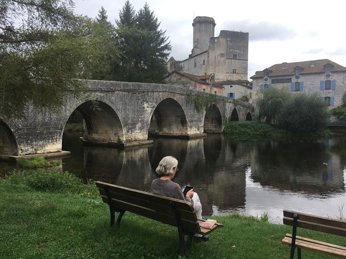 Au Pied Du Chateau Bourdeilles Dış mekan fotoğraf